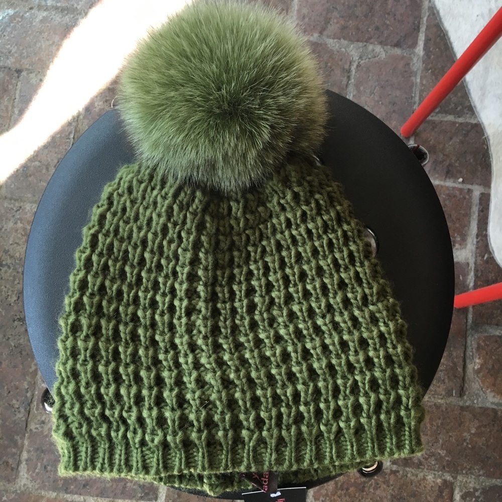 Kyi Kyi Pom Pom Hat